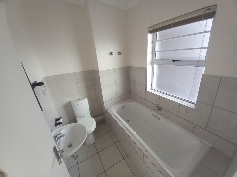 To Let 2 Bedroom Property for Rent in Brackenfell South Western Cape